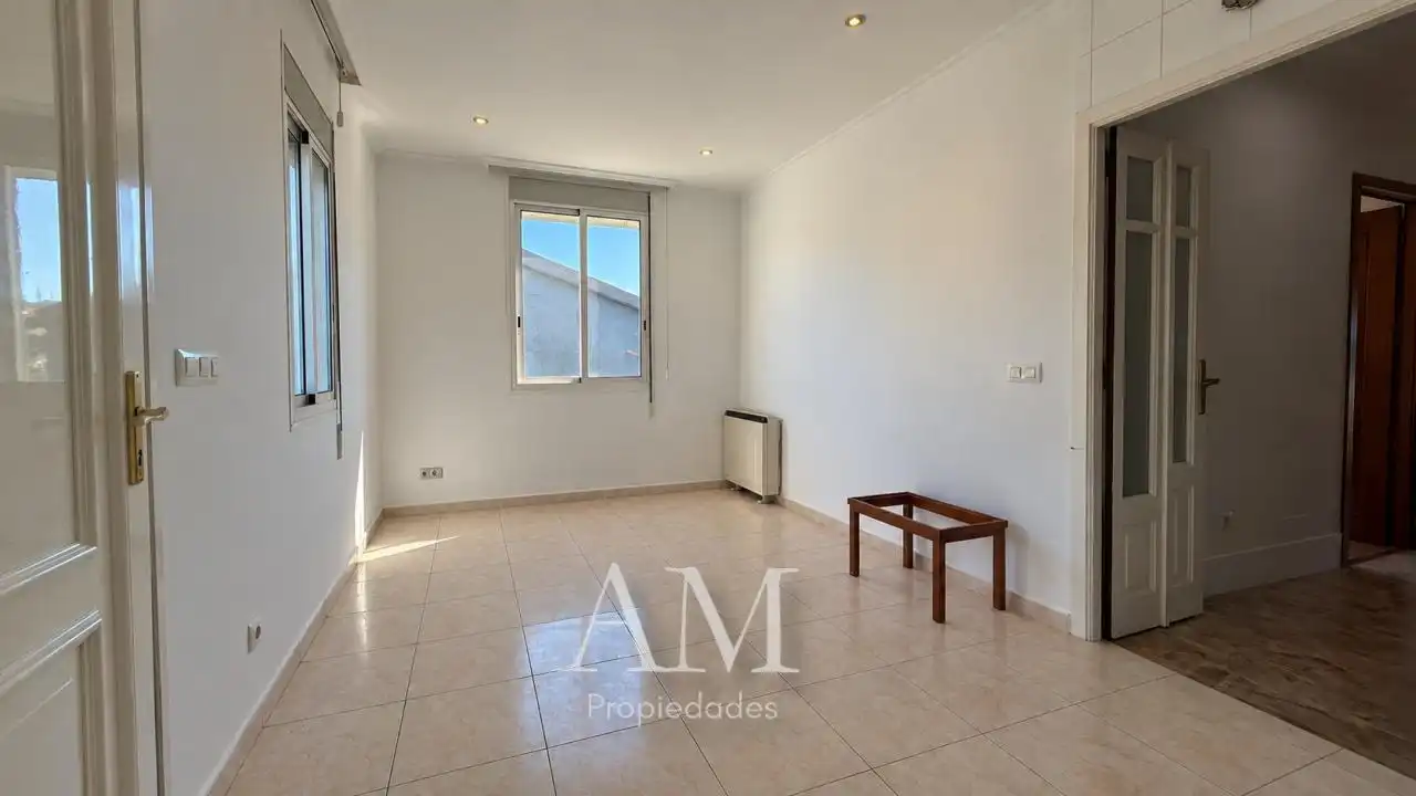 Sala de estar de Casa o chalet en venta en Vigo  con Calefacción, Jardín privado y Terraza