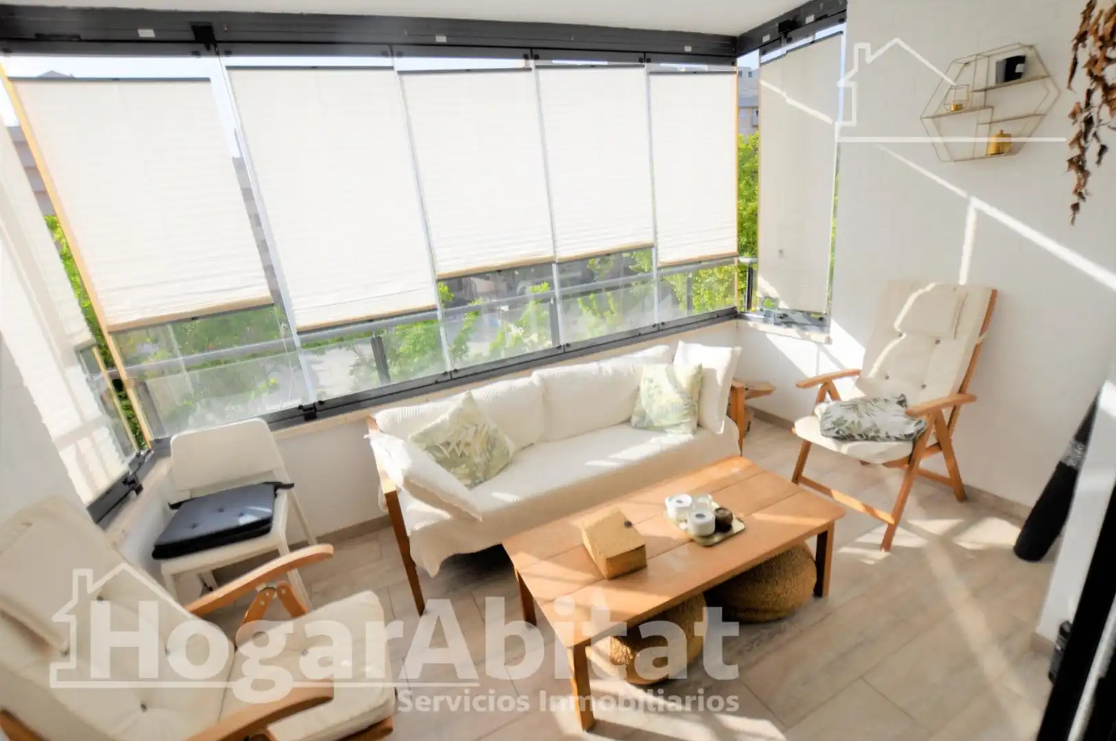 Living room of Flat for sale in  Valencia Capital  with Air Conditioner, Terrace and Balcony