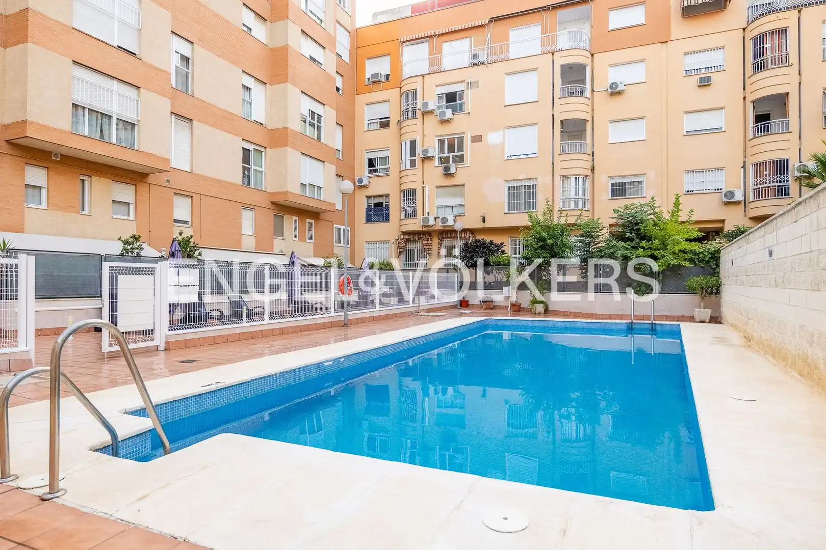 Piscina de Piso de alquiler en Sevilla con Aire acondicionado, Calefacción y Piscina