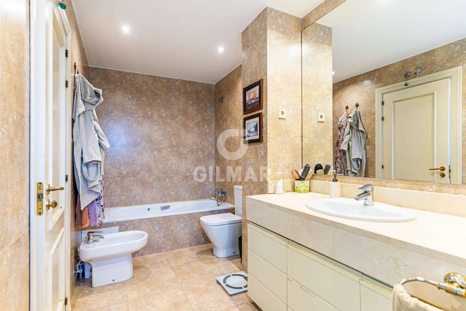 Bathroom of Detached homes for sale in Madrid  with Heating, Private garden and Swimming Pool