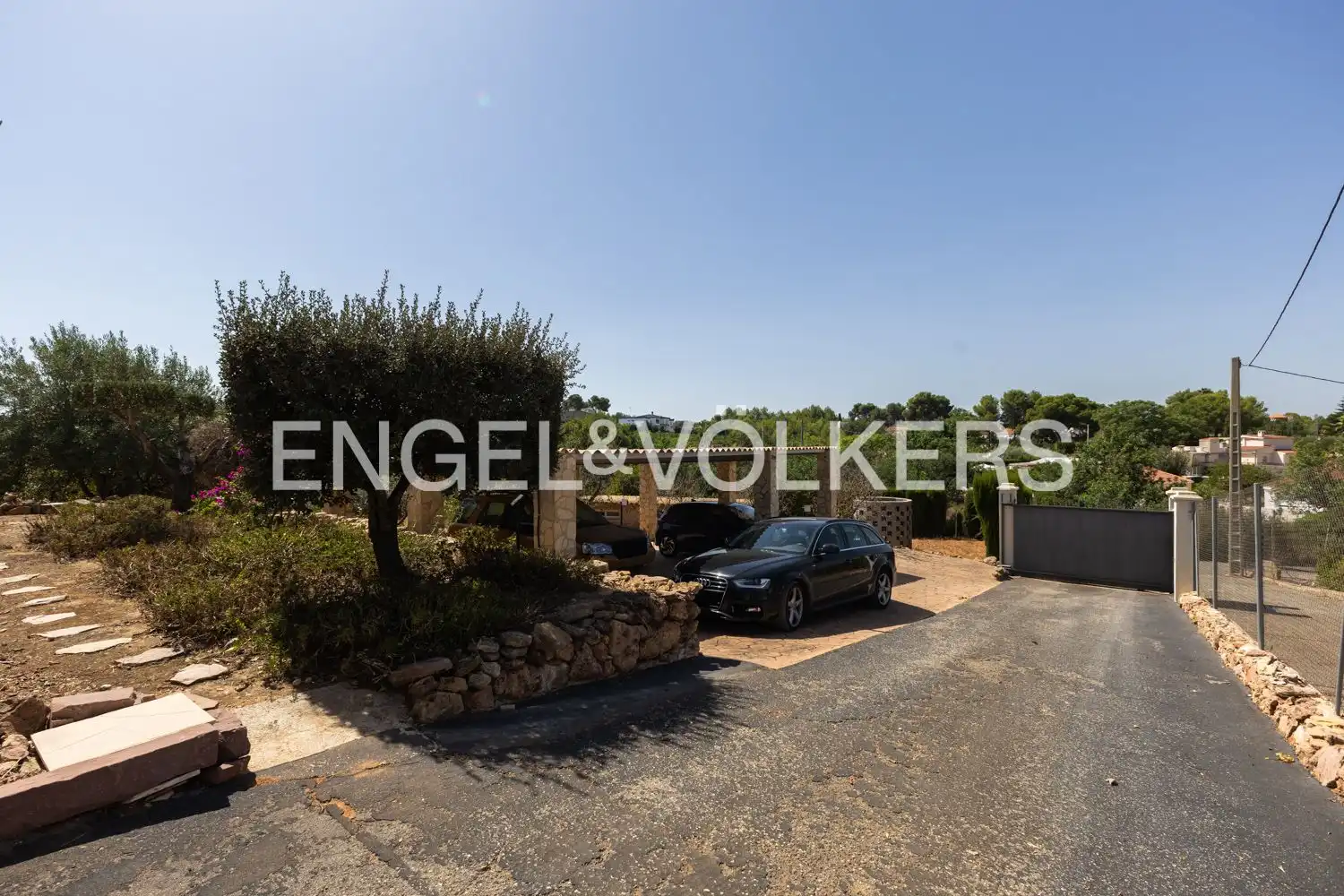 Houses for sale in Montserrat  with Air Conditioner, Heating and Private garden