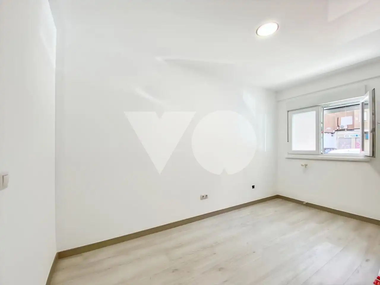 Dormitori de Planta baixa en venda en Madrid amb Calefacció