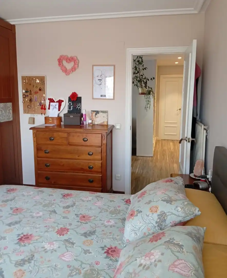 Habitación de Piso en venta en Gijón  con Calefacción, Parquet y Terraza