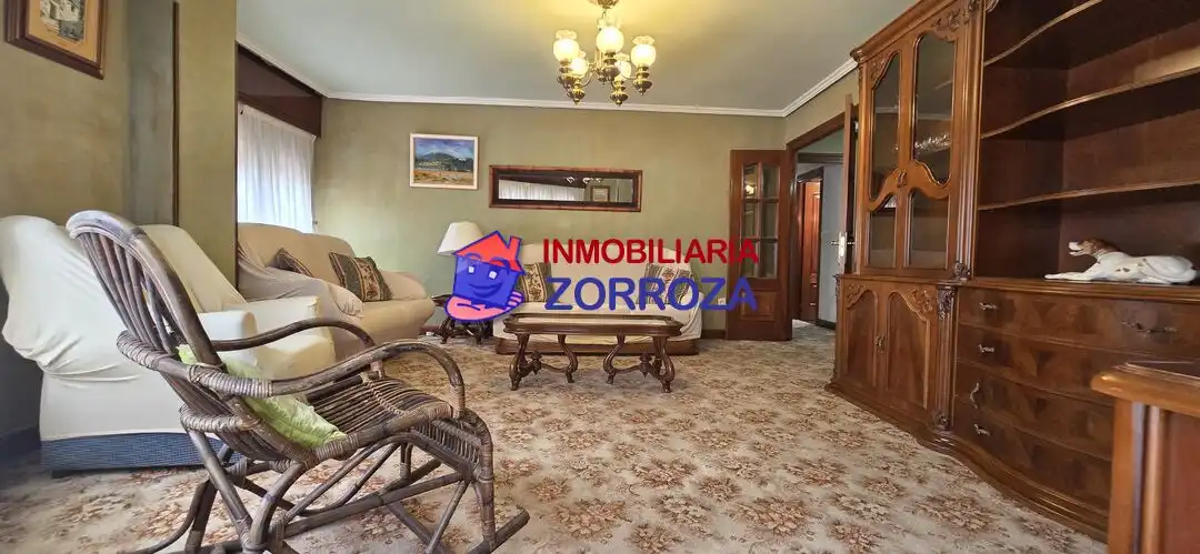 Sala de estar de Piso en venta en Bilbao  con Calefacción, Trastero y Amueblado