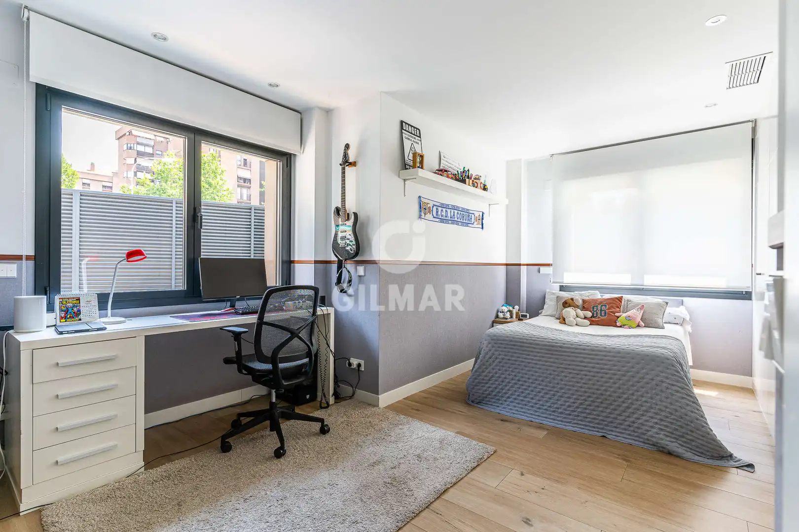 Schlafzimmer von Einfamilien-Reihenhaus zum Verkauf in Madrid mit Heizung, Privatgarten und Schwimmbad