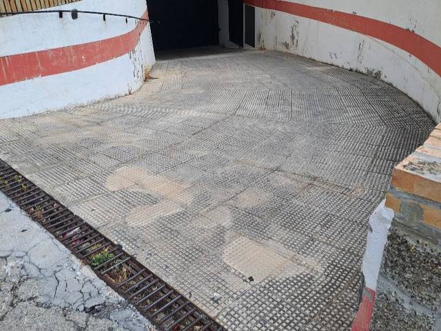 Garaje en Alquiler en Avenida de Ramón y Cajal, 2 en El Plantinar – Avda. La Paz - El Juncal