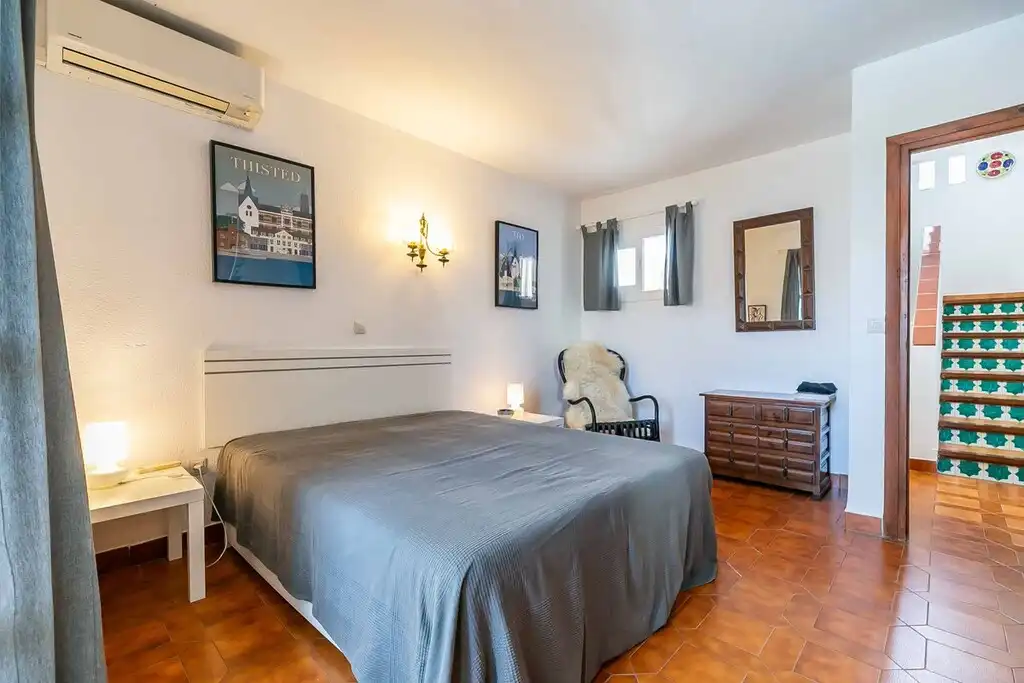 Dormitori de Casa adosada en venda en Mijas amb Aire condicionat, Terrassa i Moblat