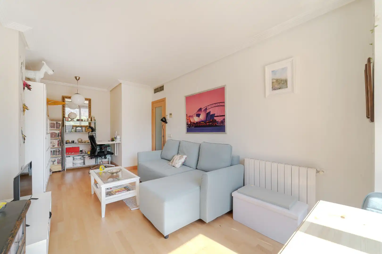 Living room of Flat for sale in Madrid  with Air Conditioner, Heating and Storage room