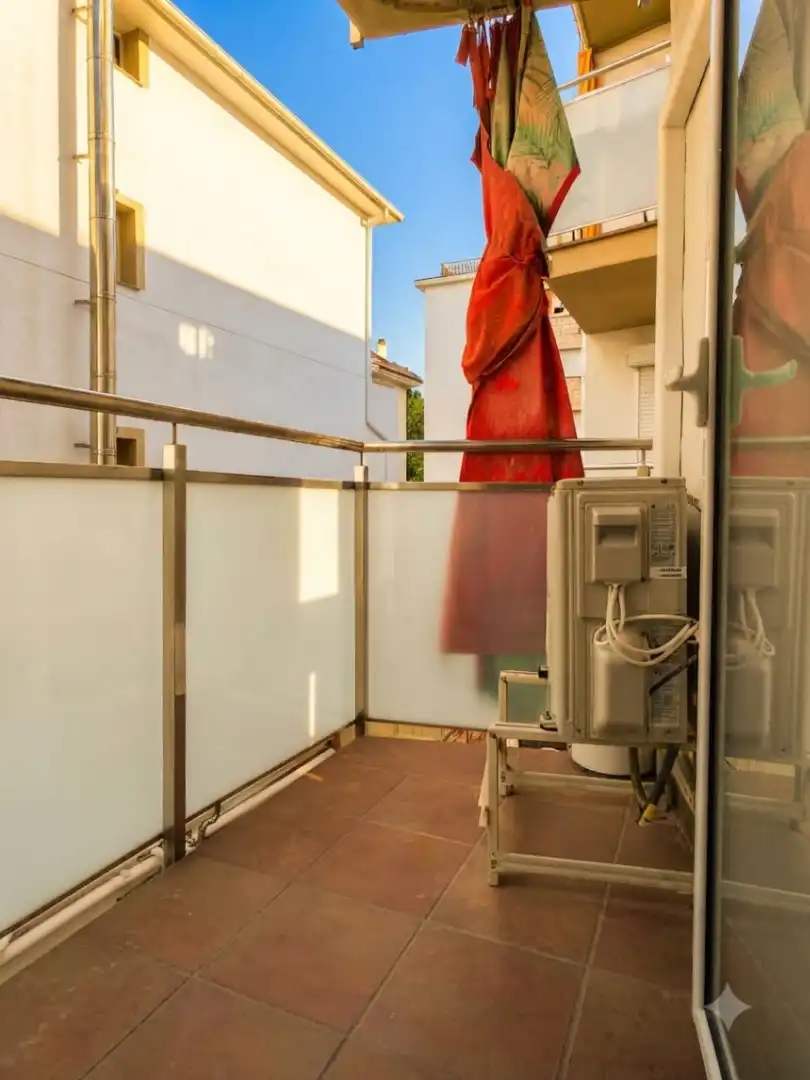 Appartamento con terrazza in affitto a Avinguda Maresme, imagen 8