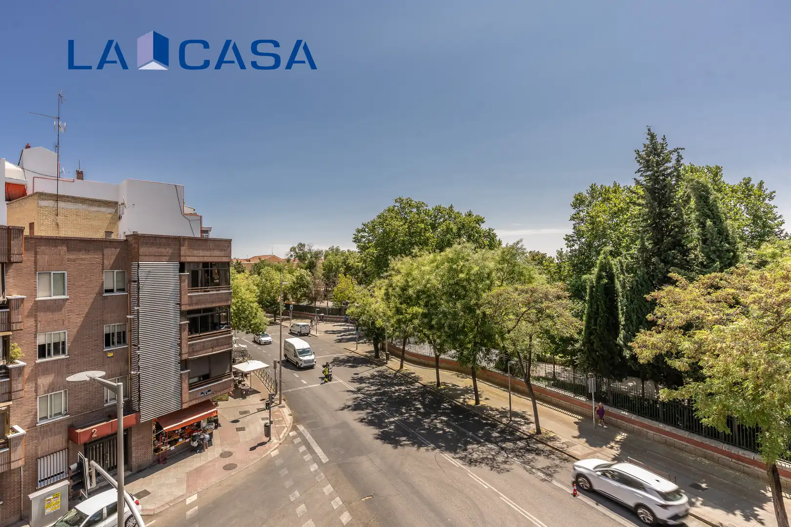 Vista exterior de Piso en venta en Madrid con Calefacción, Terraza y Trastero