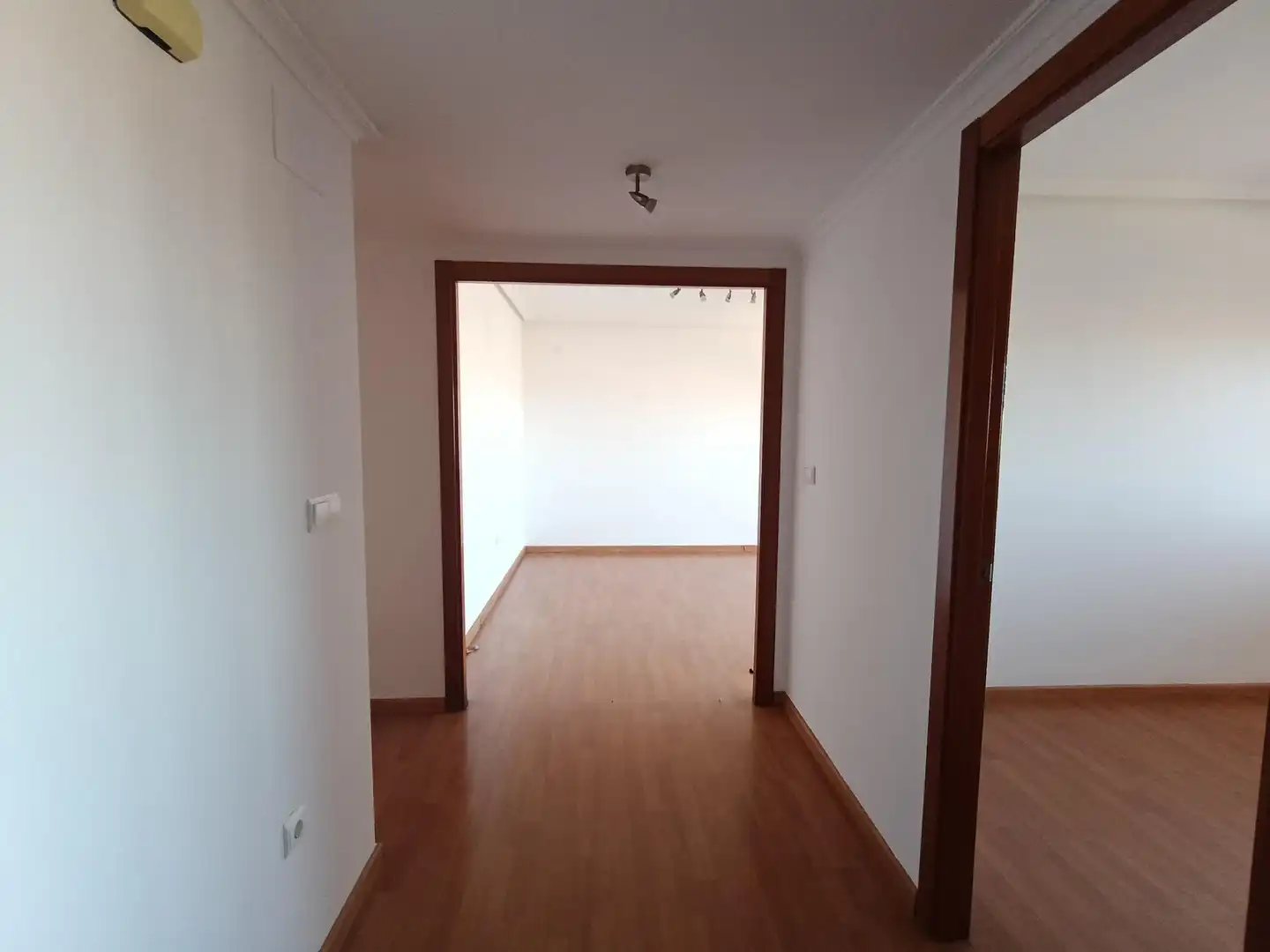 Piso en venta en Alicante / Alacant con Aire acondicionado, Jardín privado y Trastero