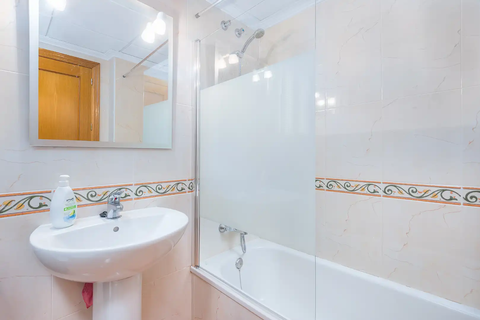 Bathroom of Attic for sale in El Campello  with Air Conditioner, Terrace and Storage room