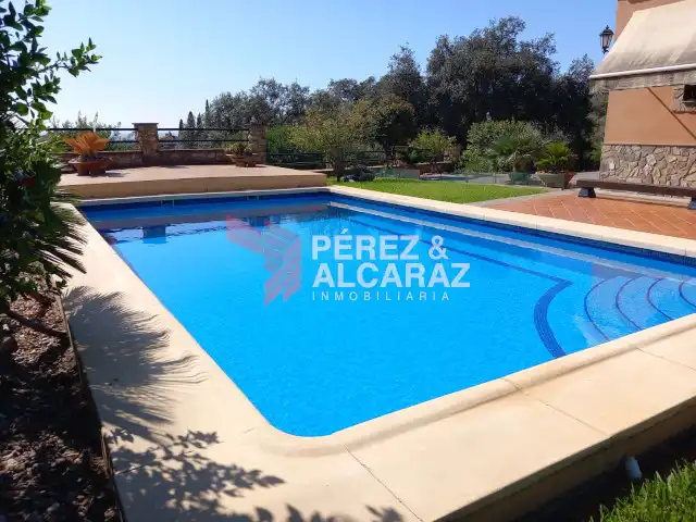 Xalet amb piscina en venda a N/A, imagen 3