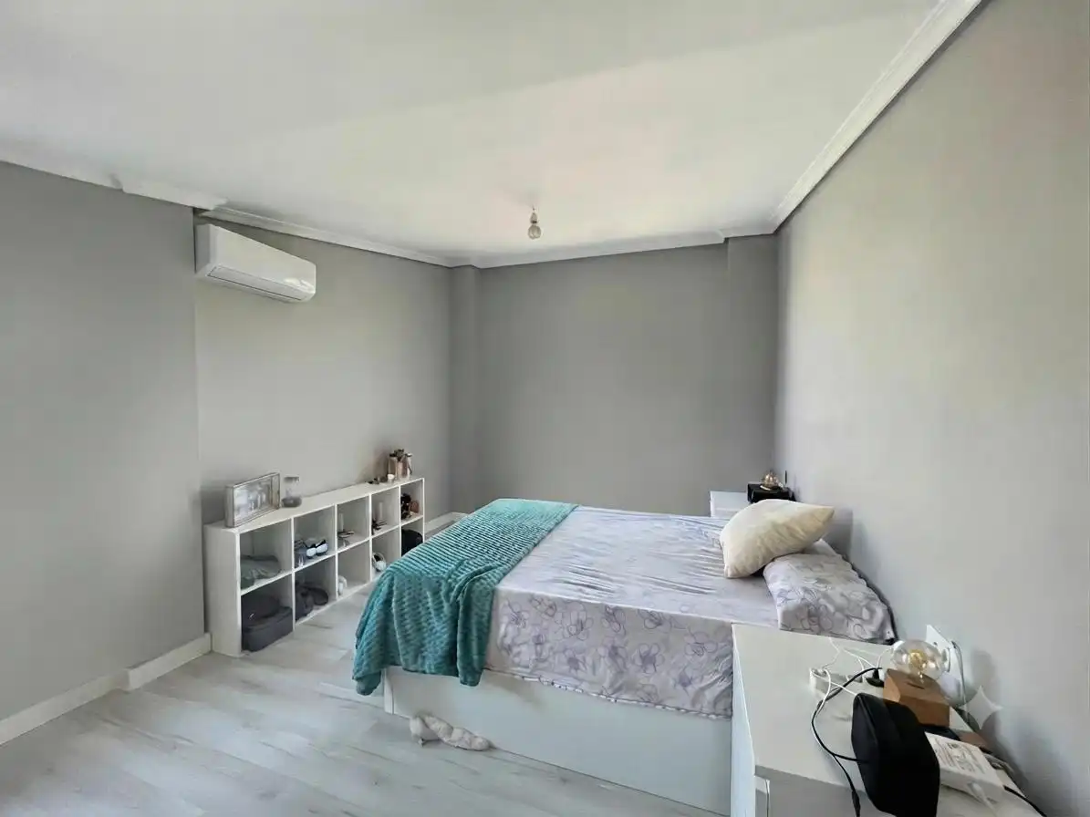 Habitación de Dúplex en venta en Plasencia con Aire acondicionado y Terraza
