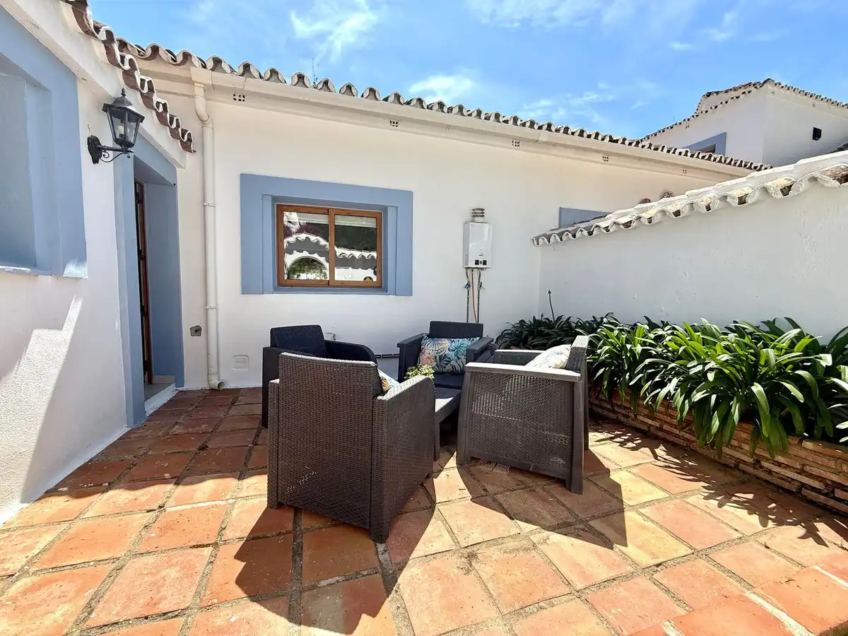 Terraza de Casa o chalet de alquiler en Marbella con Aire acondicionado, Jardín privado y Piscina