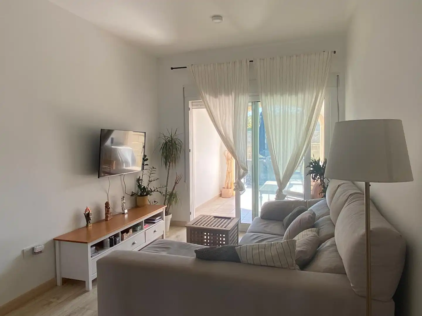 Sala d'estar de Casa adosada en venda en Benitachell / El Poble Nou de Benitatxell amb Calefacció, Jardí privat i Terrassa
