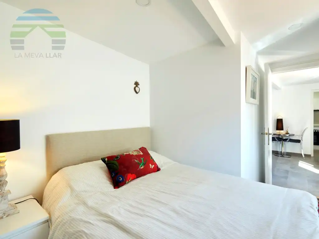 Bedroom of Attic for sale in Barcelona  with Air Conditioner and Terrace