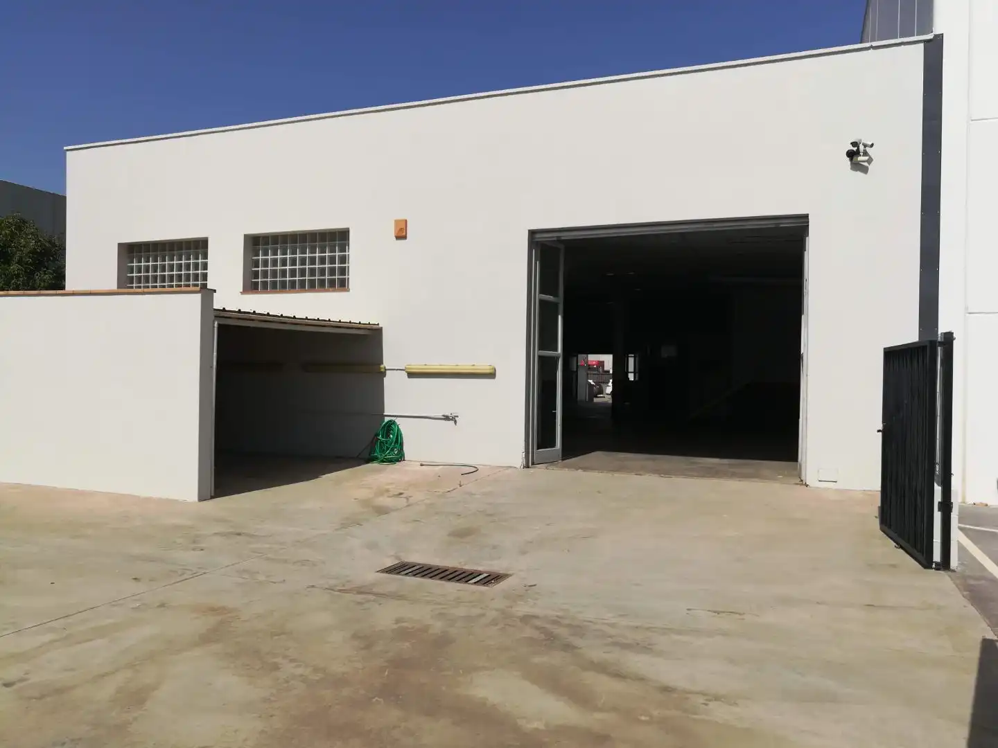 Business premises to rent in Carrer Llevant 40, imagen 3