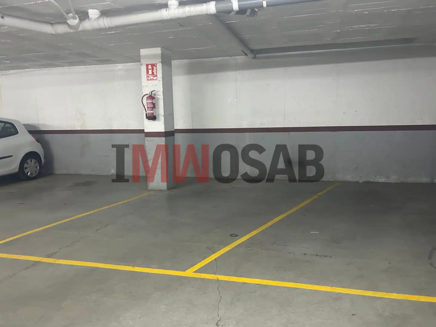 Parkplatz von Garage zur Miete in Vic