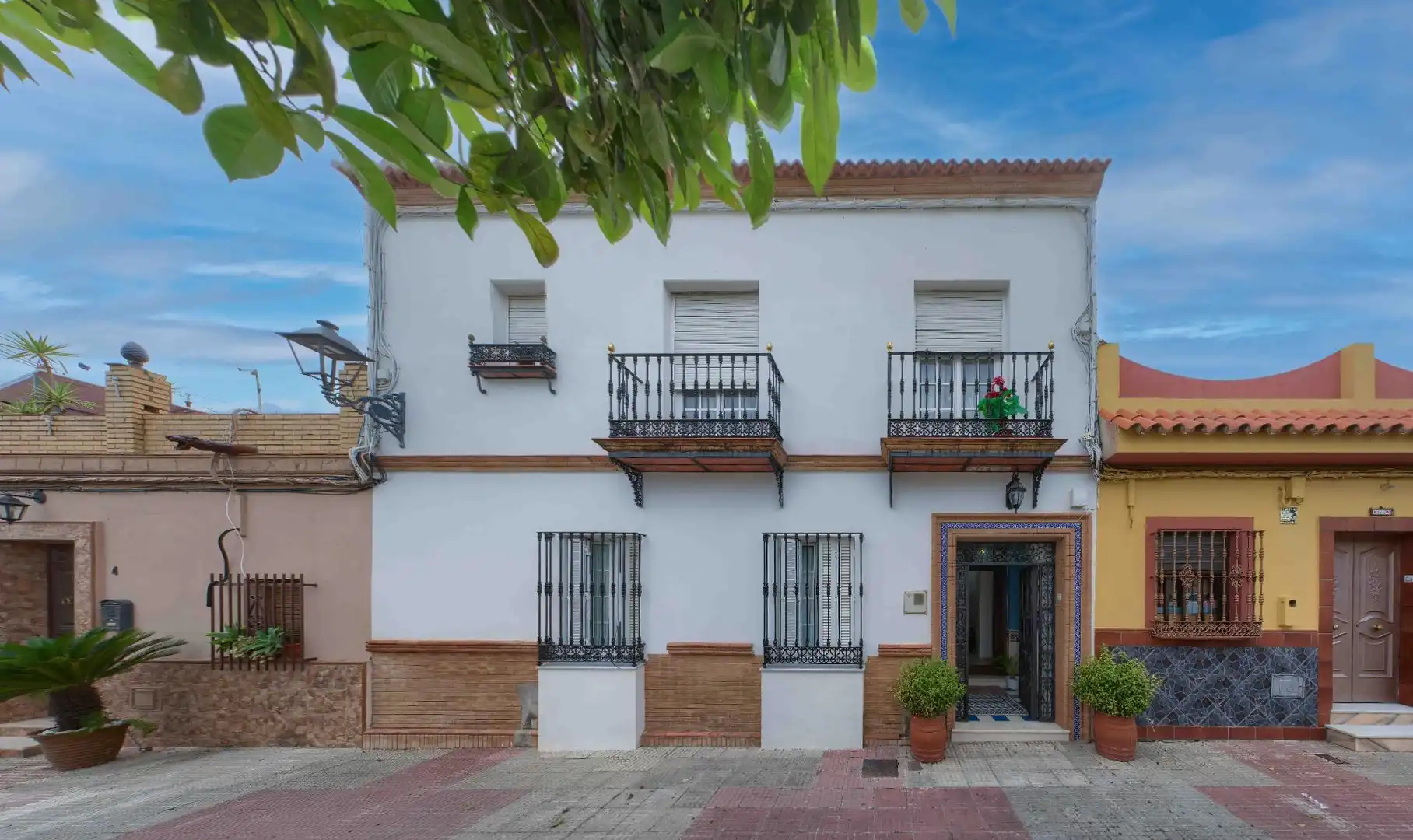 Vista exterior de Casa adosada en venta en Benacazón