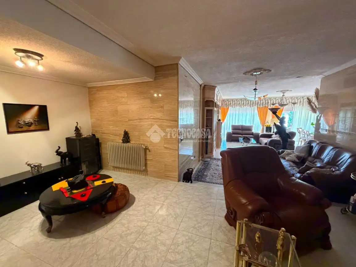 Houses for sale in Paracuellos de Jarama  with Heating
