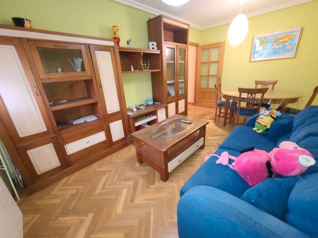 Apartamento en Alquiler en Calle Salón del Abadengo en Parque Alameda - Paula López