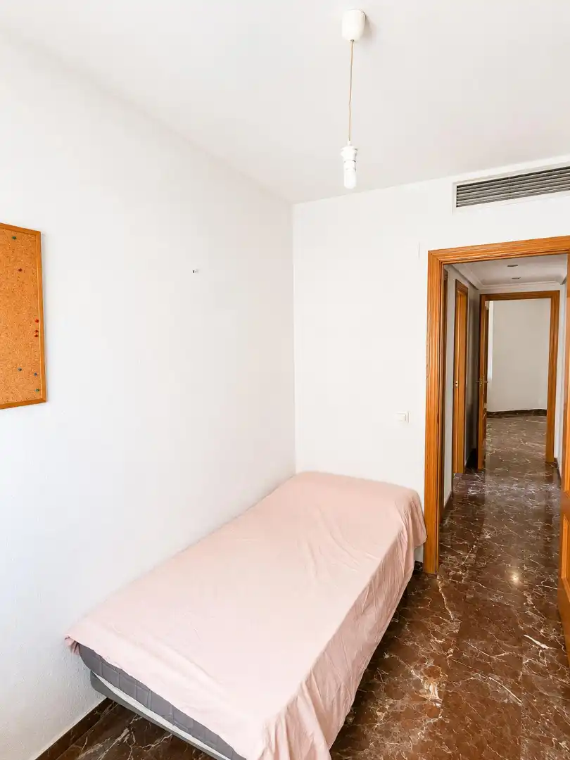 Habitación de Piso en venta en Valencia con Aire acondicionado, Amueblado y Horno