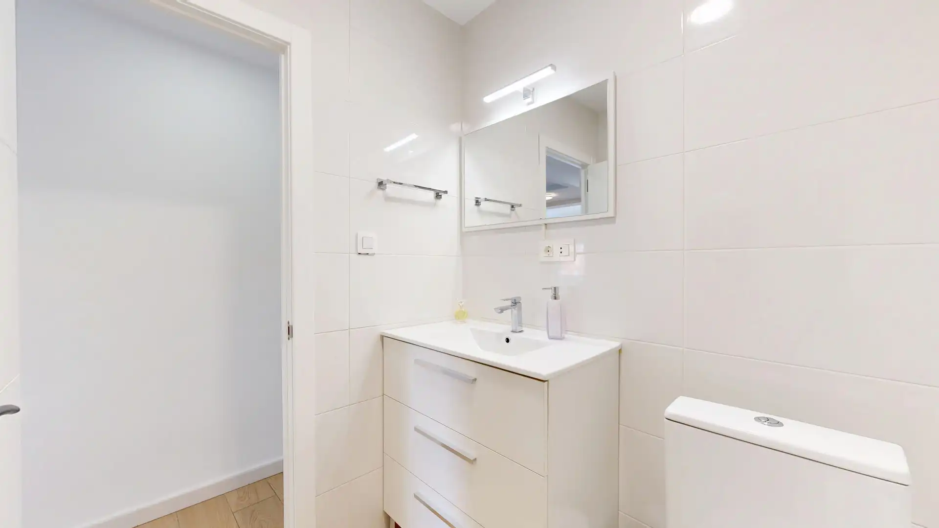 Baño de Piso en venta en Torrent con Amueblado