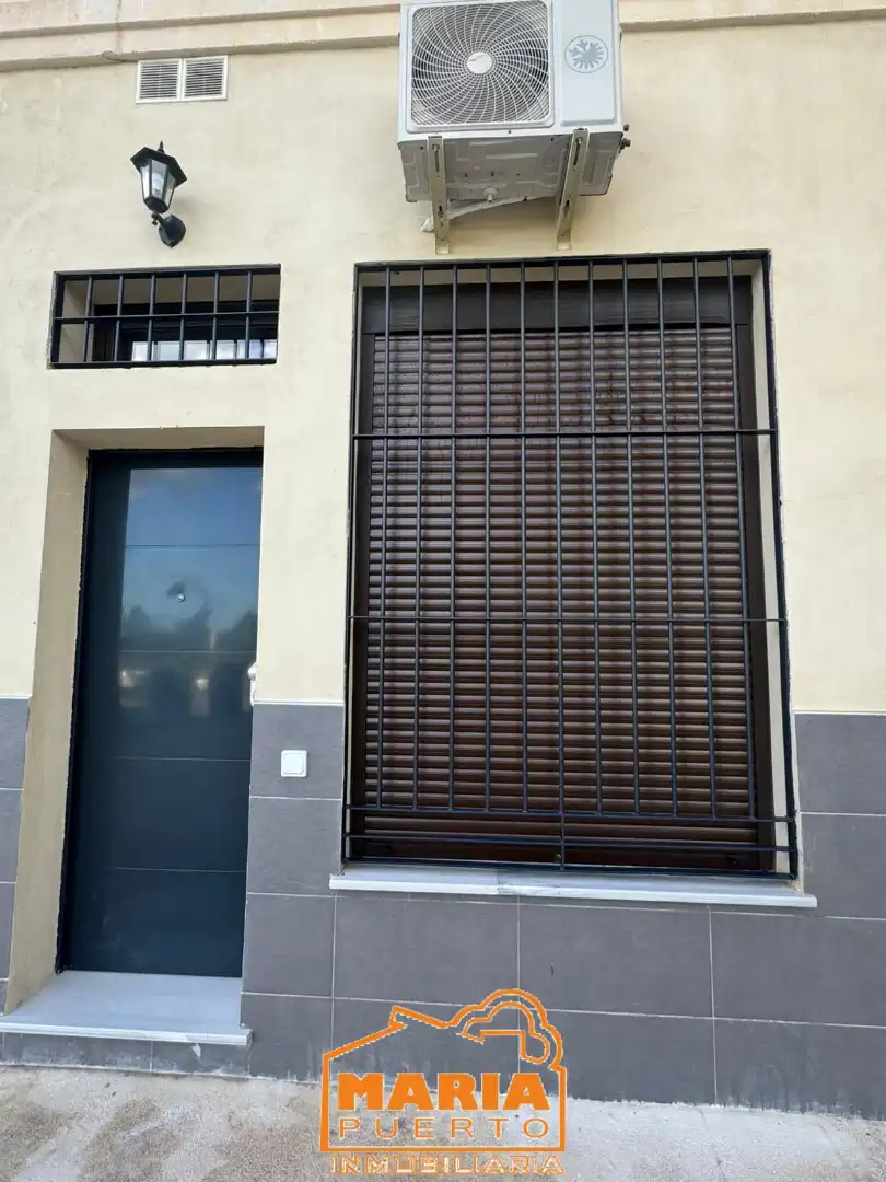 Exterior view of Study for rent in Málaga  with Air Conditioner and Furnished