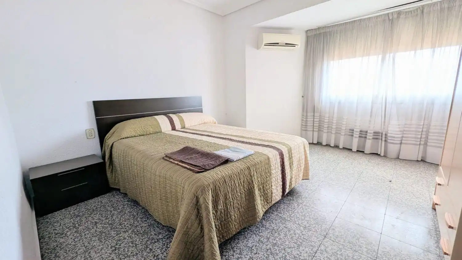 Habitación de Piso en venta en Castellón de la Plana / Castelló de la Plana con Aire acondicionado, Calefacción y Balcón