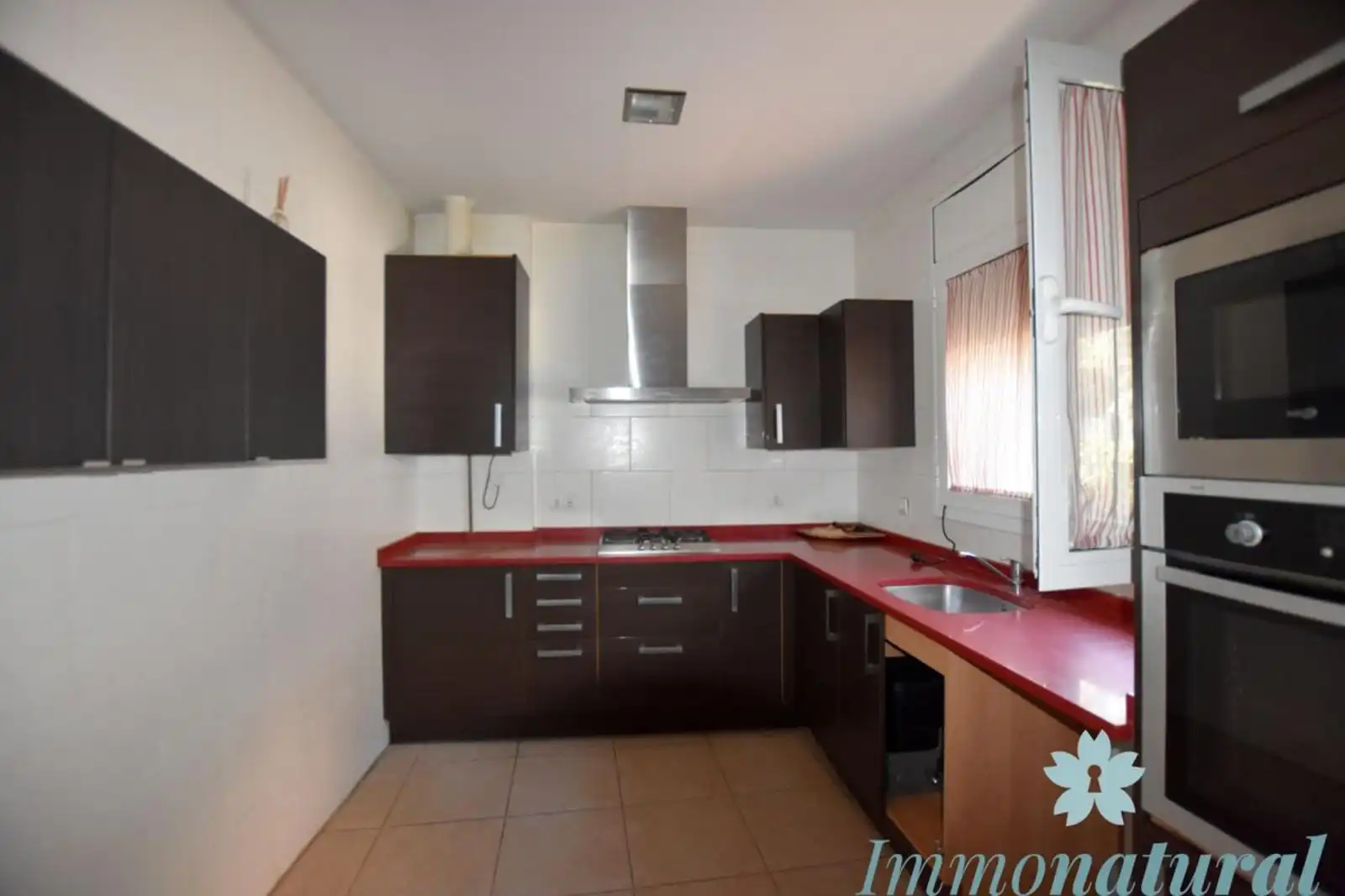 Cocina de Casa adosada en venta en Torrelles de Llobregat con Aire acondicionado, Calefacción y Jardín privado