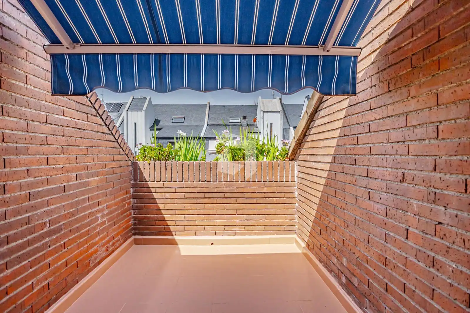 Terrassa de Casa adosada en venda en Pozuelo de Alarcón amb Aire condicionat, Calefacció i Jardí privat