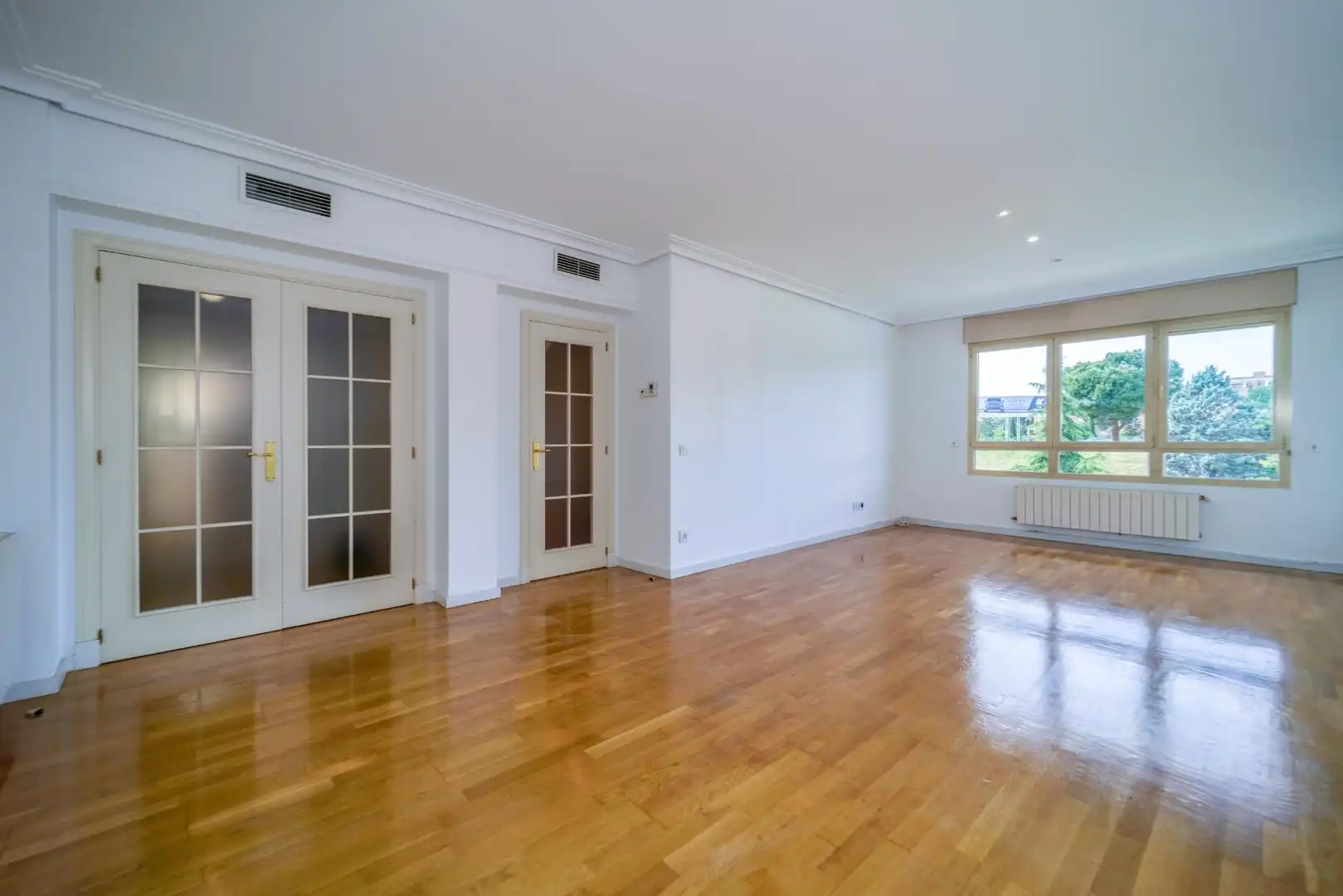 Wohnung zur Miete in  Madrid Capital mit Klimaanlage, Heizung und Gemeinschaftspool