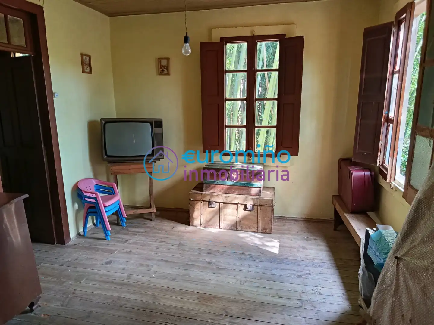Sala de estar de Casa o chalet en venta en Salvaterra de Miño con Jardín privado, Trastero y Amueblado
