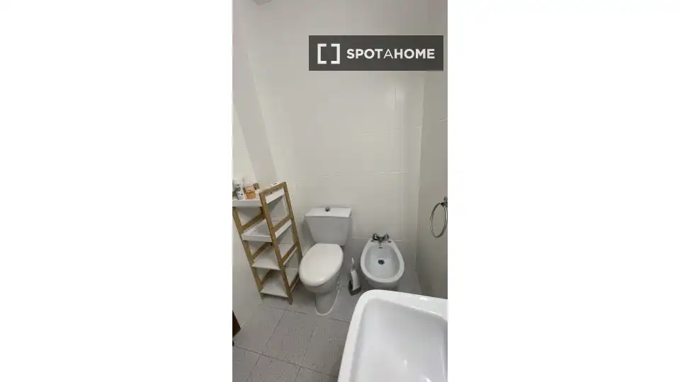 Bathroom of Flat for share in Ciudad Jardín - Tagarete - El Zapillo