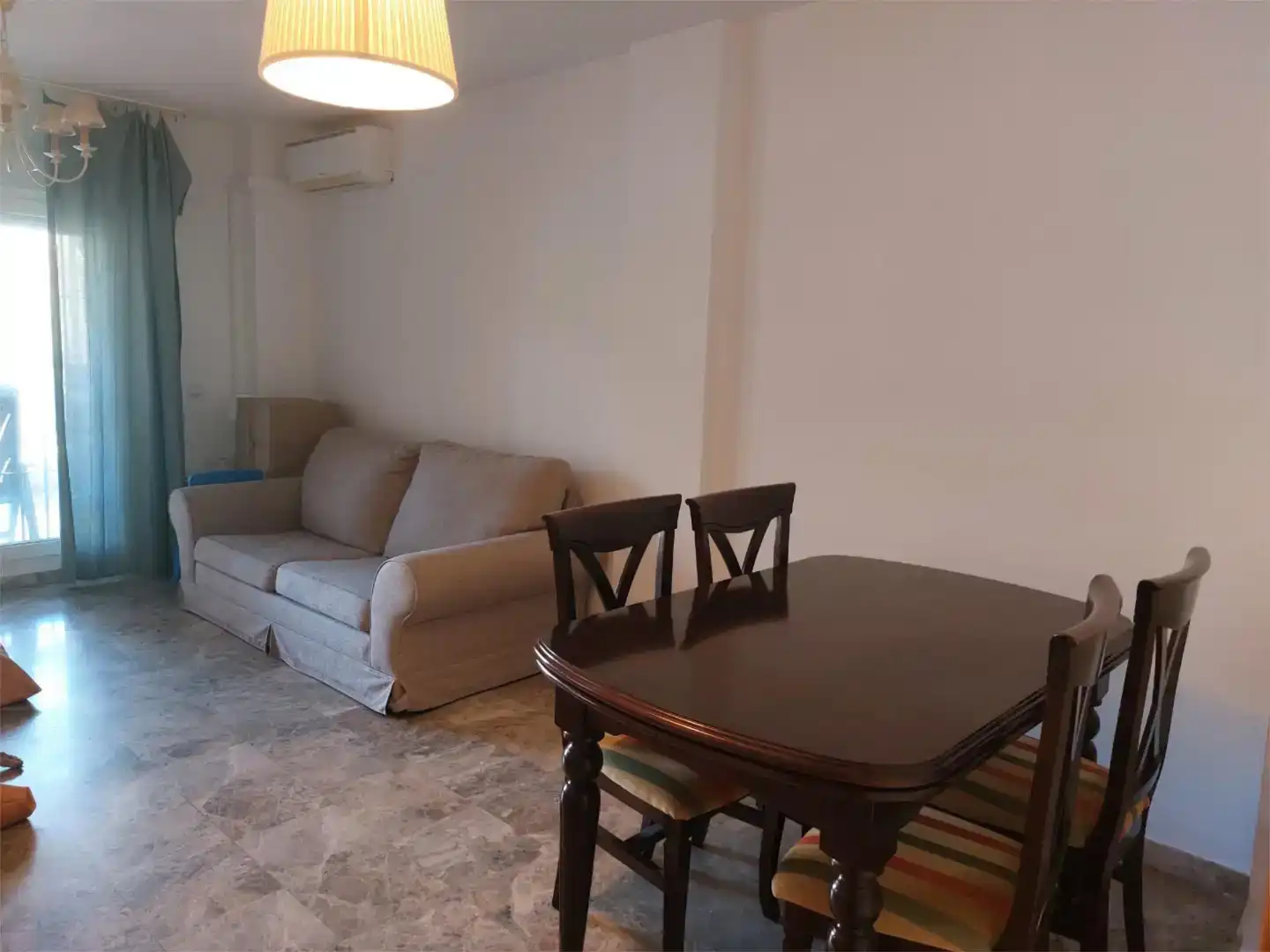 Sala d'estar de Casa o xalet de lloguer en Vélez-Málaga amb Aire condicionat, Piscina i Balcó