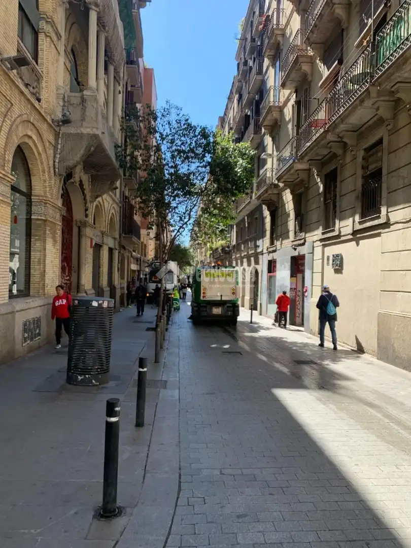 Vista exterior de Piso en venta en Barcelona