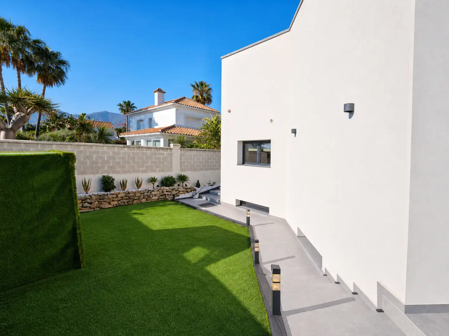 Jardí de Casa o xalet en venda en Estepona amb Aire condicionat, Jardí privat i Terrassa