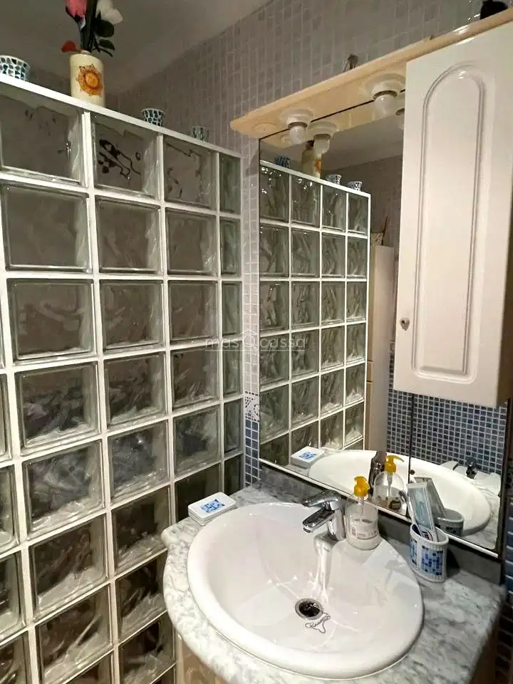 Bathroom of Flat for sale in La Línea de la Concepción  with Air Conditioner