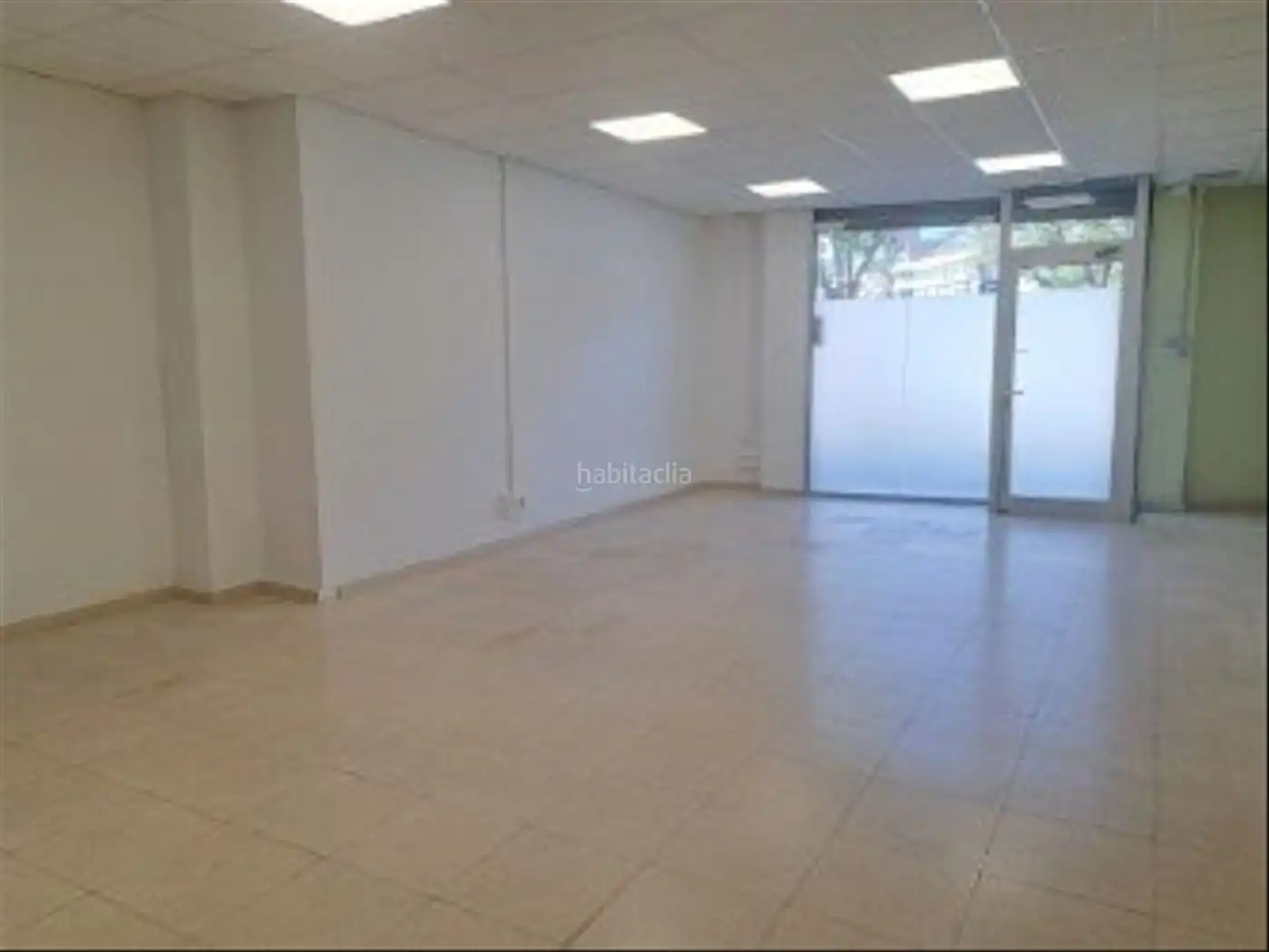 Locale commerciale in affitto a Carrer del Canal de la Infanta 24, imagen 3