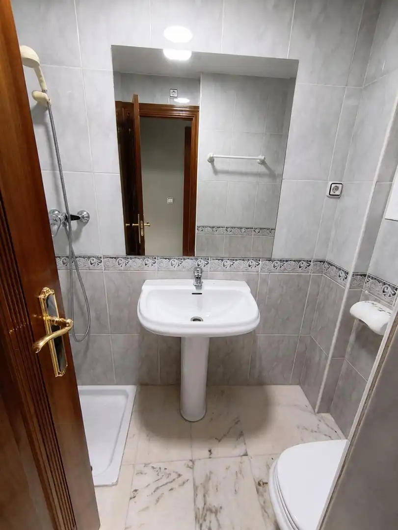 Bany de Pis en venda en Maracena amb Aire condicionat, Calefacció i Terrassa