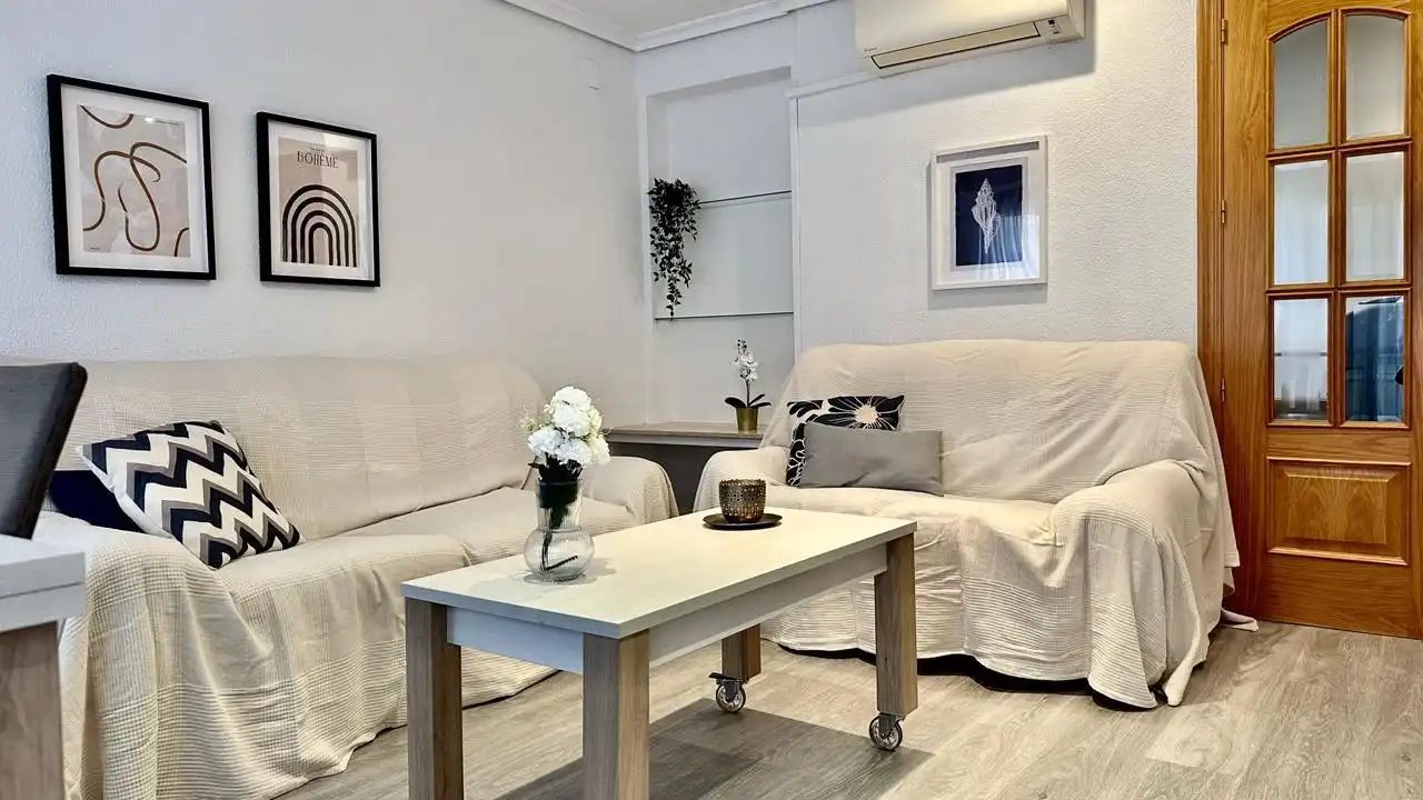 Living room of Flat for rent in Castellón de la Plana / Castelló de la Plana  with Heating, Furnished and Oven