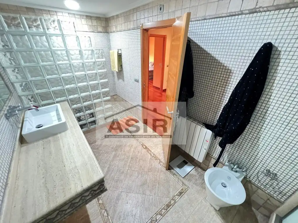 Bany de Casa o xalet en venda en Carcaixent amb Aire condicionat, Terrassa i Piscina