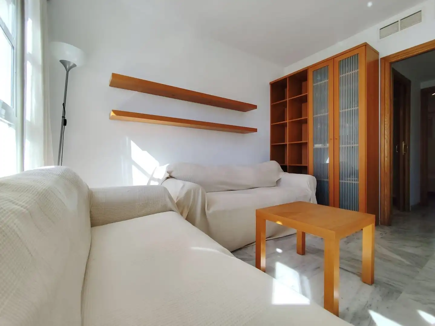 Sala de estar de Piso en venta en Torremolinos con Aire acondicionado, Trastero y Amueblado
