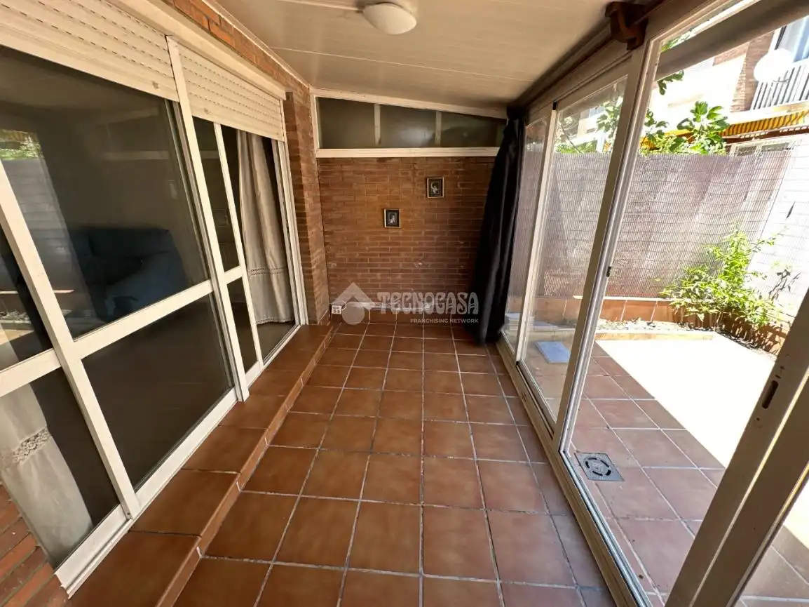 Casa aparellada en venda a Marchamalo, imagen 13