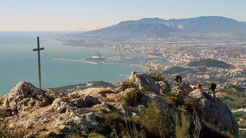 Vista exterior de Casa adosada en venda en Málaga amb Aire condicionat, Jardí privat i Terrassa