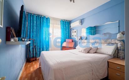 Bedroom of Flat for sale in  Madrid Capital  with Air Conditioner and Balcony