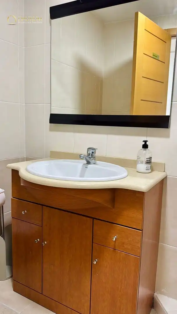Baño de Oficina en venta en Quart de Poblet con Aire acondicionado, Terraza y Amueblado