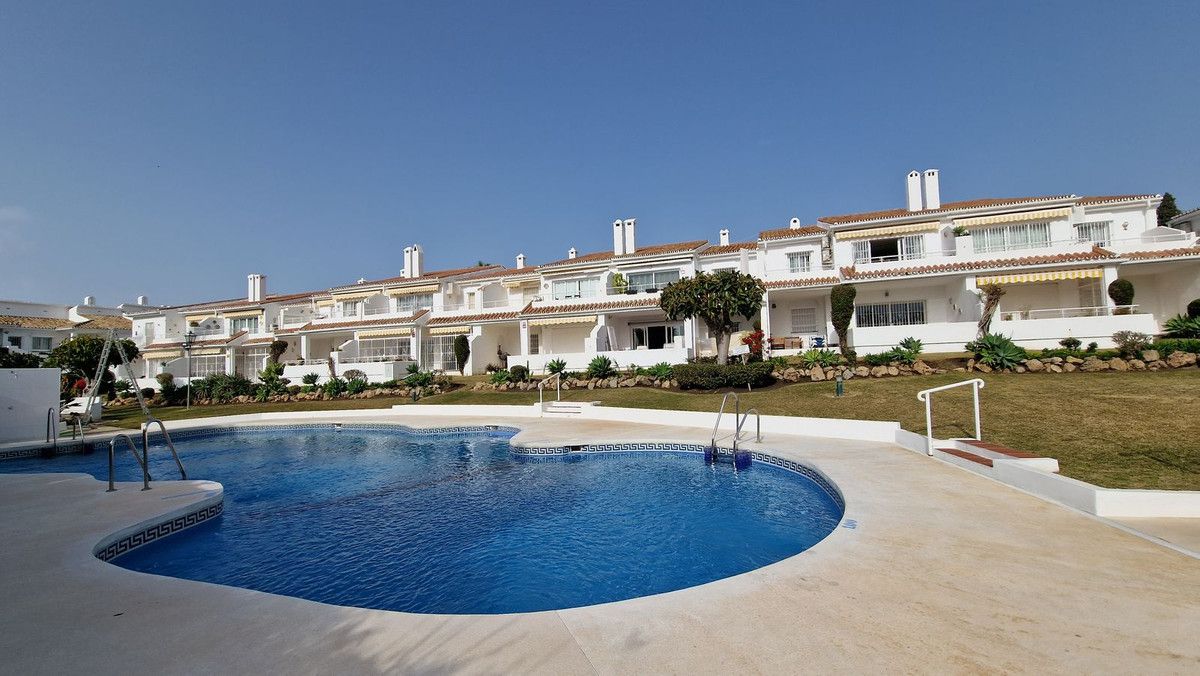 Garden of Flat for sale in Estepona  with Air Conditioner, Terrace and Community pool