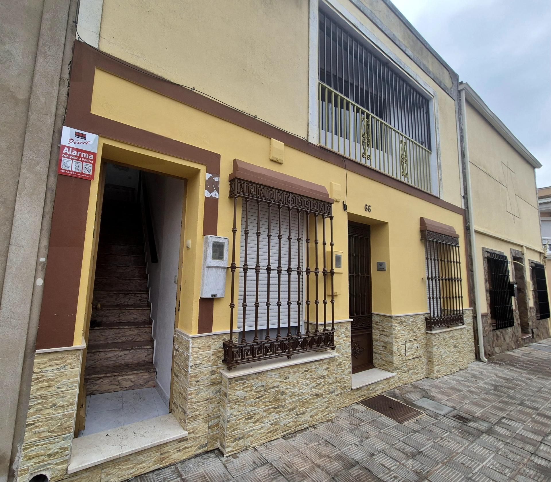 Vista exterior de Àtic en venda en Montijo amb Calefacció